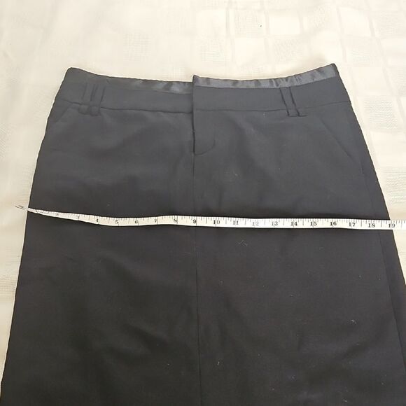 Zara Black Pencil Skirt Sleek Design - Picture 8 of 16